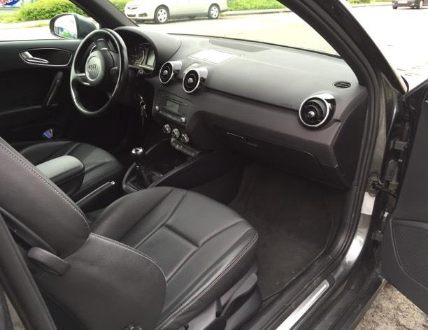 left hand drive AUDI A1 (01/02/2011) -  