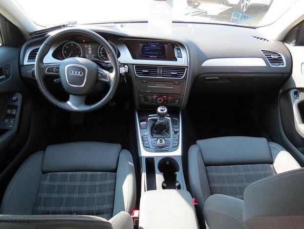 AUDI A4 (01/05/2012) - 