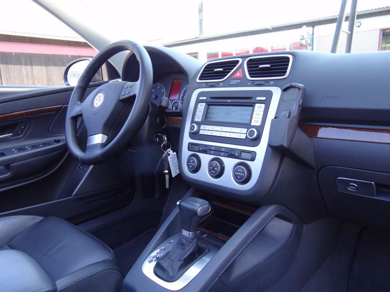 Left hand drive car VOLKSWAGEN EOS (01/08/2007) - 