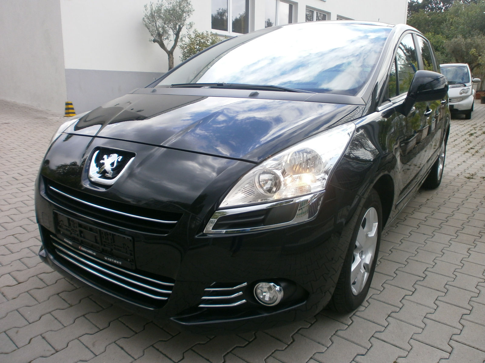 lhd PEUGEOT 5008 (01/06/2011) - 