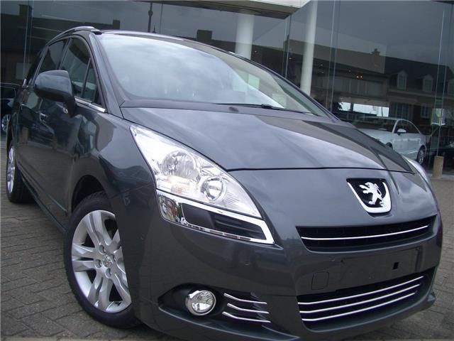 PEUGEOT 5008 (01/04/2011) - 