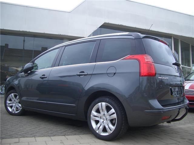 lhd car PEUGEOT 5008 (01/04/2011) - 