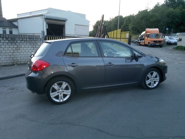 Left hand drive TOYOTA AURIS 2.2 D-CAT