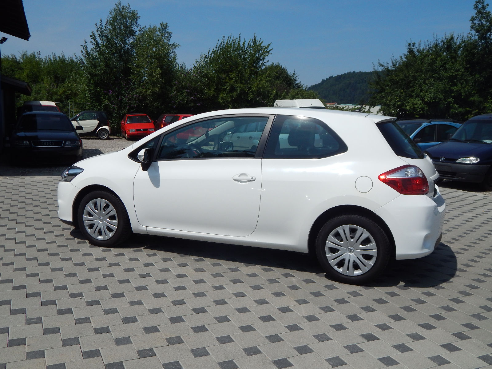 TOYOTA AURIS (01/09/2011) - 