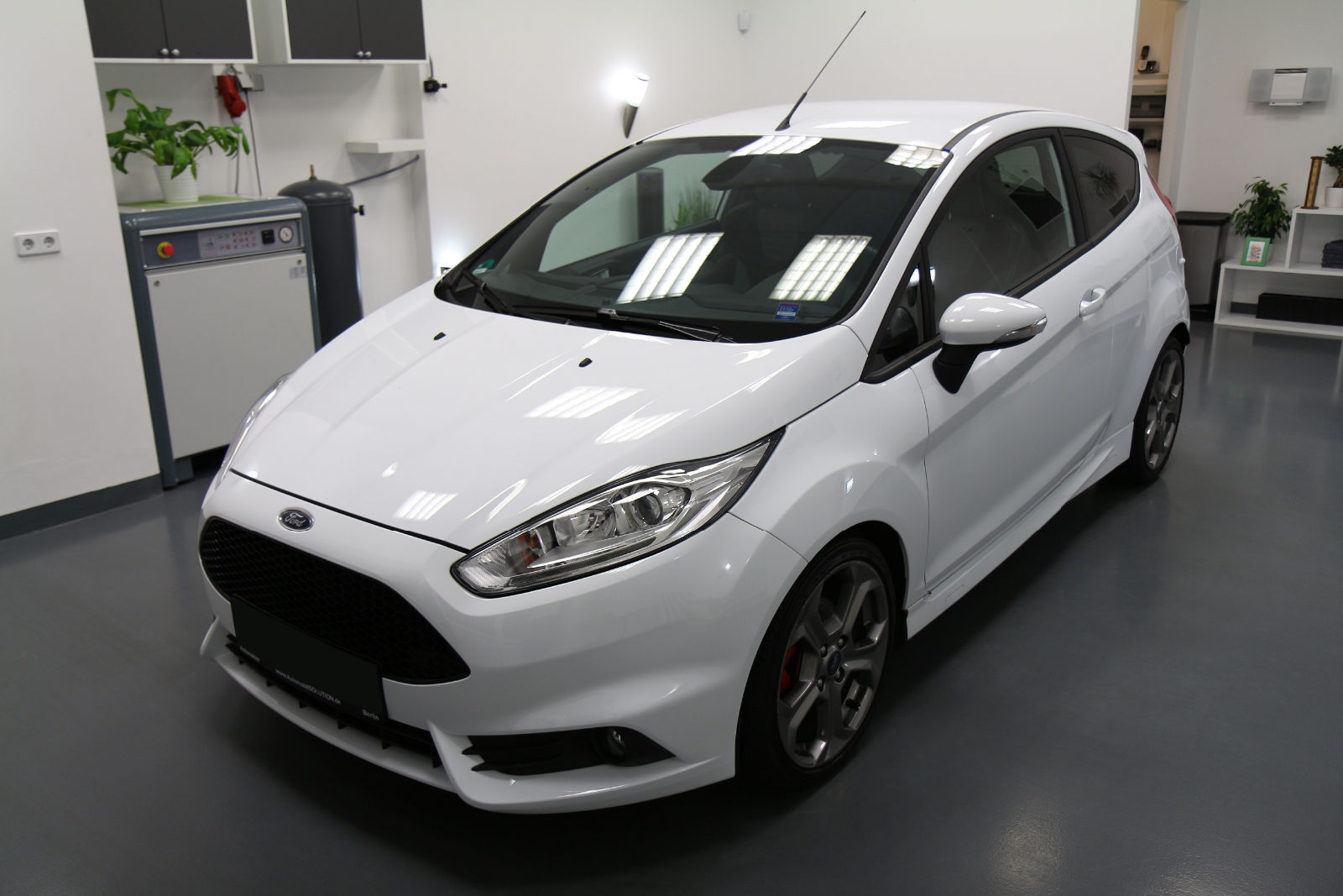 lhd FORD FIESTA (01/10/2013) - 