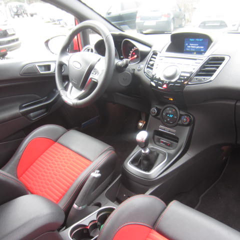 Left hand drive car FORD FIESTA (01/06/2014) - 