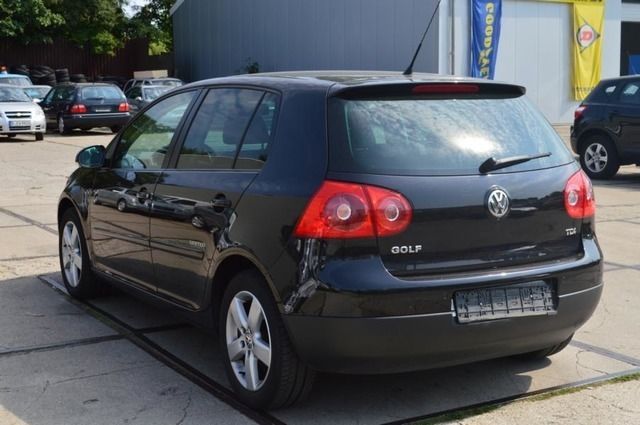 Left hand drive VOLKSWAGEN GOLF 1.9 TDI 105BHP UNITED