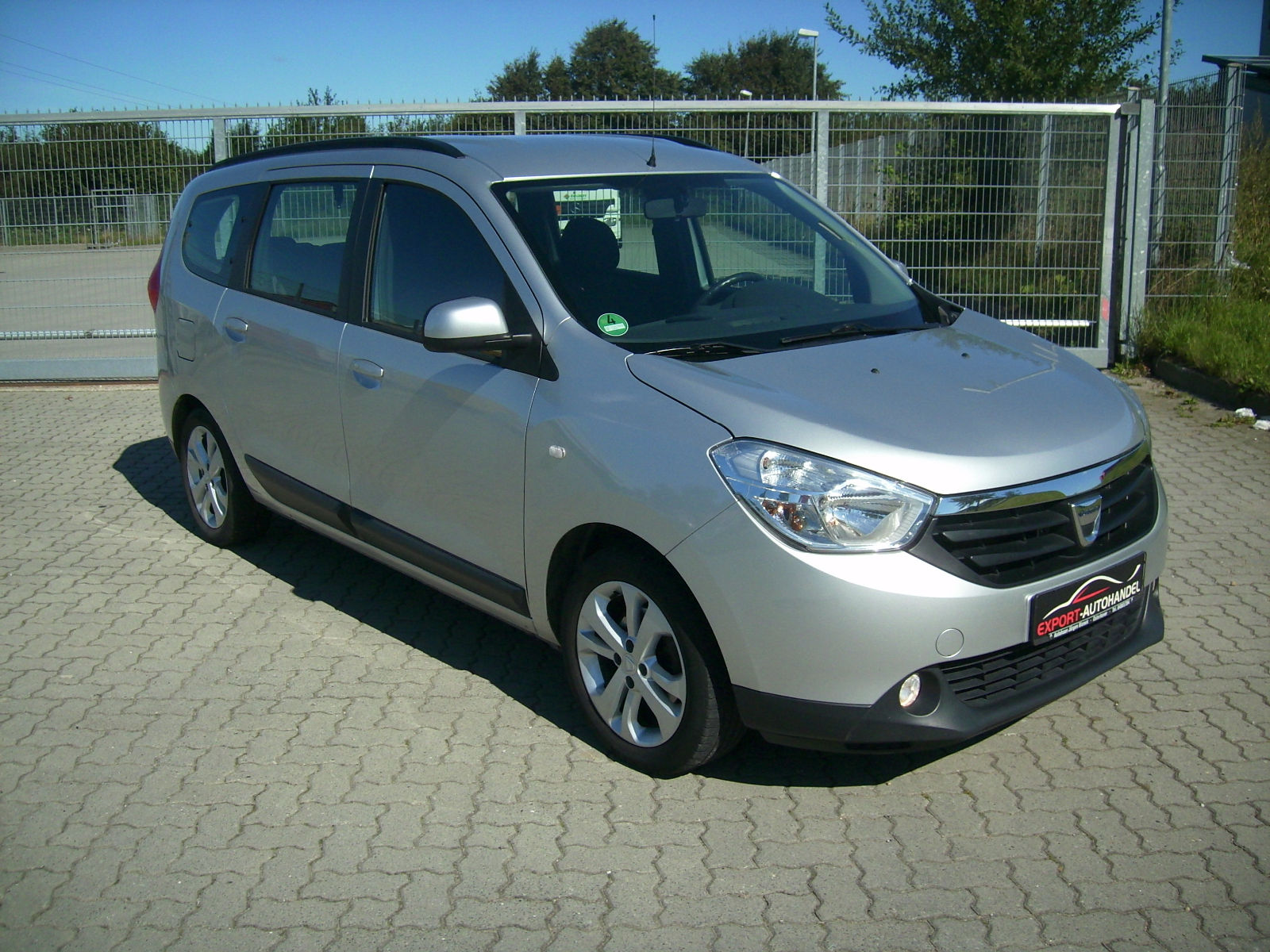 DACIA LODGY (01/08/2012) - 