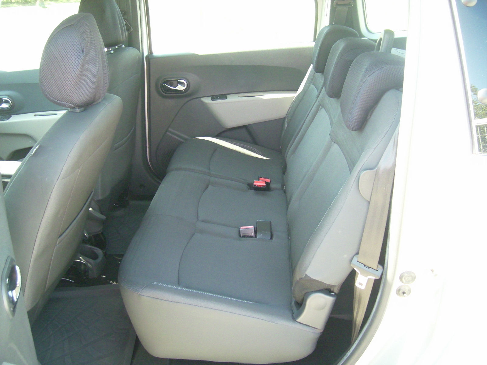 Left hand drive car DACIA LODGY (01/08/2012) - 