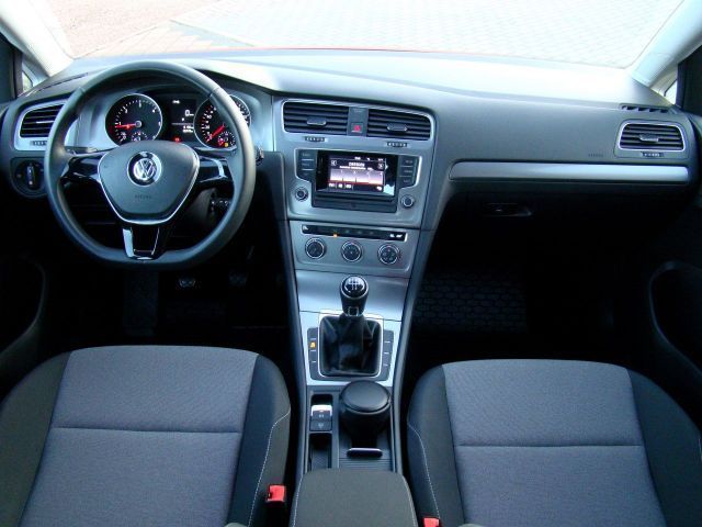 Left hand drive VOLKSWAGEN GOLF VII 1.6 TDI KLIMA BMT