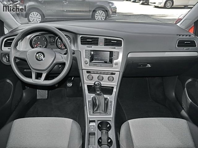 VOLKSWAGEN GOLF (01/08/2014) - 