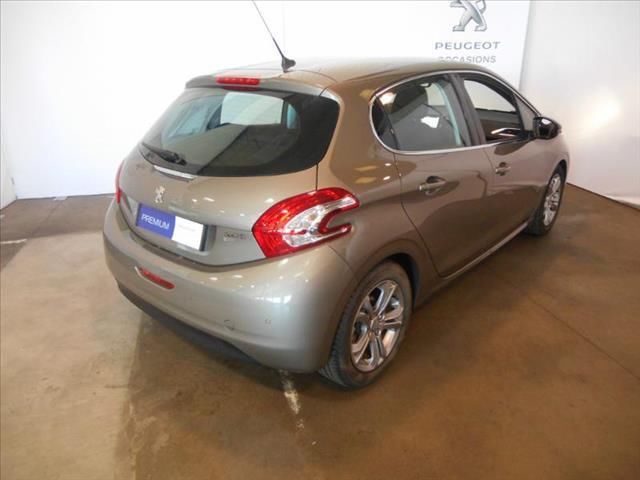 Left hand drive PEUGEOT 208 1.6 e-HDI ETG6 ALLURE (DEMO)