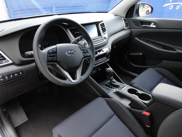 Left hand drive car HYUNDAI TUCSON (01/08/2015) - 