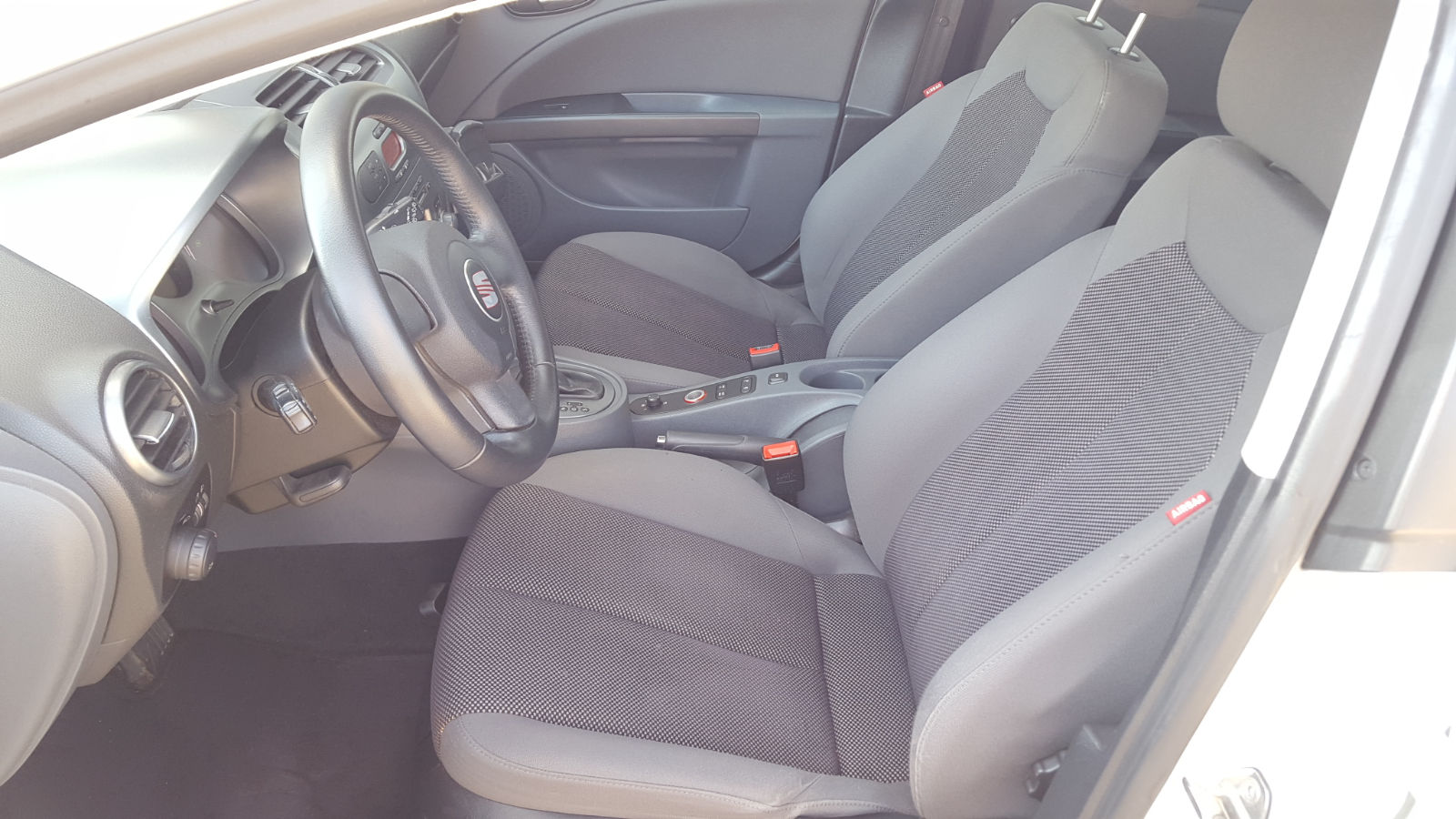 Left hand drive car SEAT LEON (01/07/2008) - 