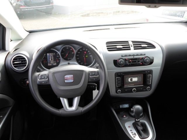 Left hand drive car SEAT LEON (01/04/2012) - 
