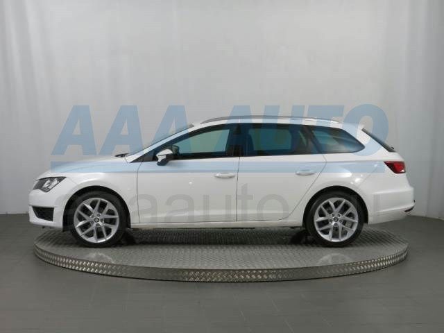 Left hand drive SEAT LEON 1.6 TDI DSG STYLE ESTATE