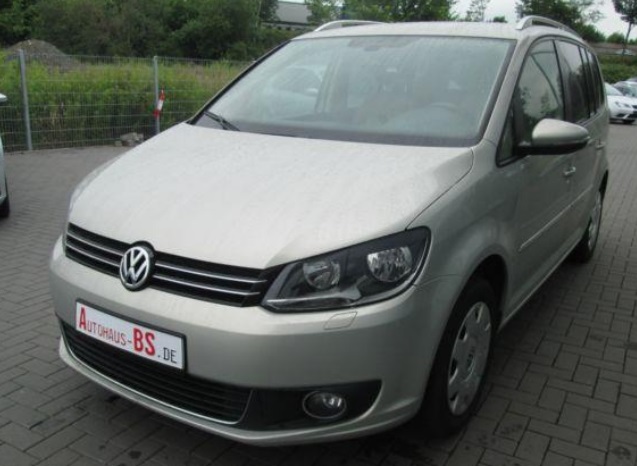 lhd car VOLKSWAGEN TOURAN (01/04/2012) - 