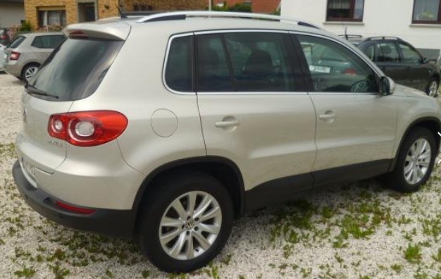 Left hand drive VOLKSWAGEN TIGUAN 2.0 TDI 4MOTION SPORT & STYLE