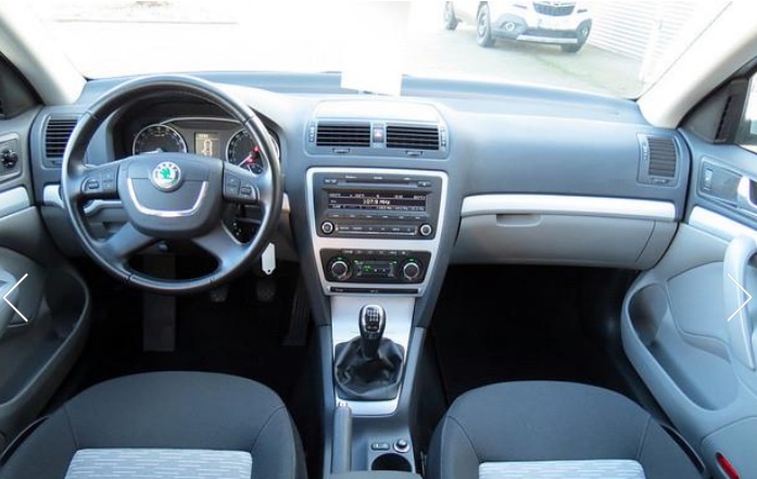 Left hand drive car SKODA OCTAVIA (01/03/2011) - 