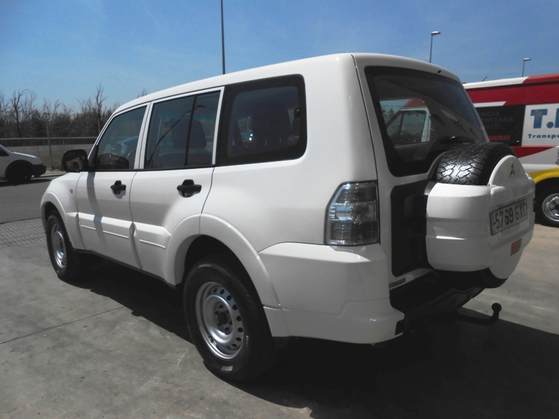 Left hand drive MITSUBISHI PAJERO  Montero 3.2DI-D M-PRO SPANISH REG