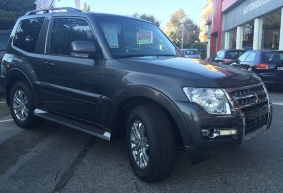 Left hand drive MITSUBISHI PAJERO 3.2 DI-D 190 Instyle FRENCH REGISTERED (pre reg)