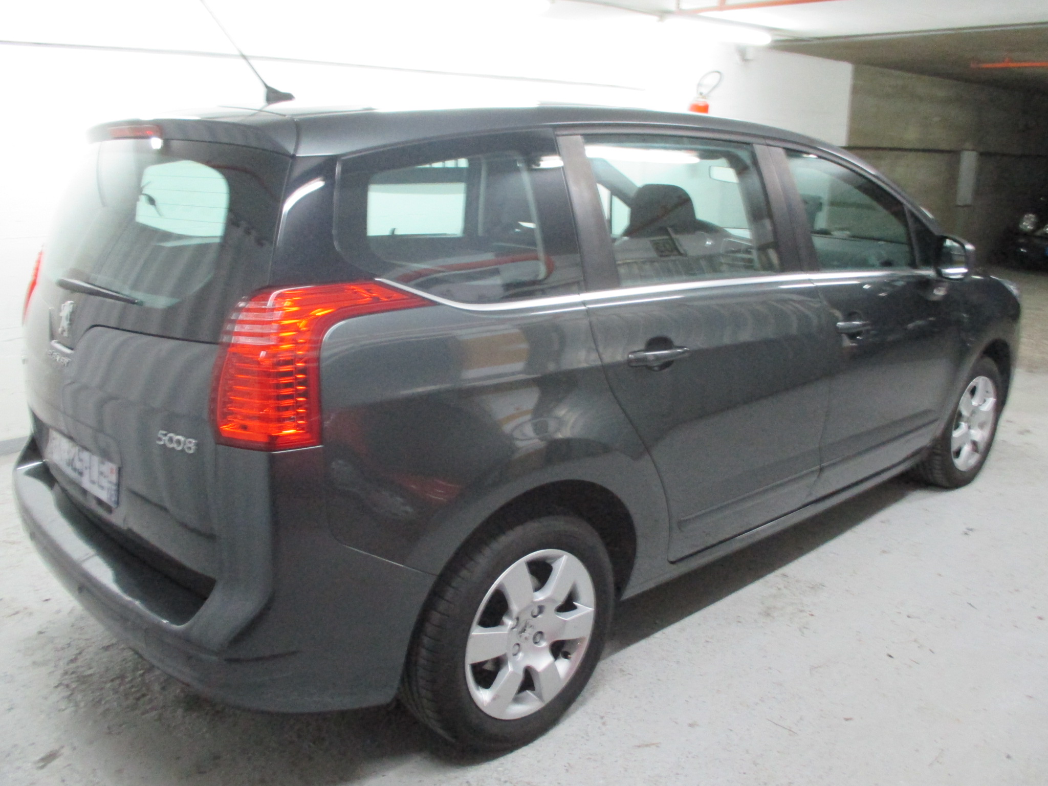 Left hand drive PEUGEOT 5008 1.6 HDI 7 SEATS FRENCH AUTO