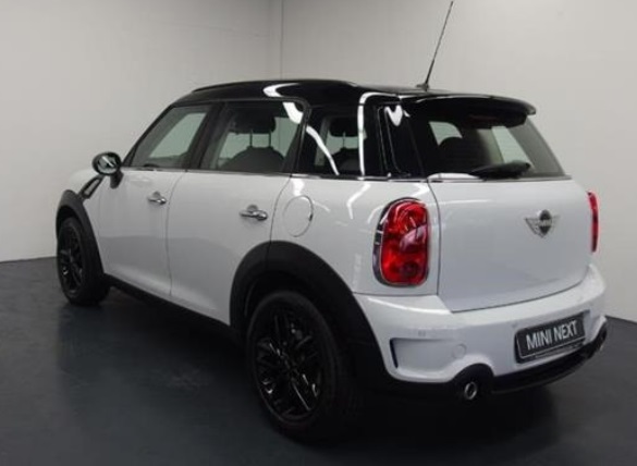 Left hand drive MINI COUNTRYMAN Cooper SD Countryman