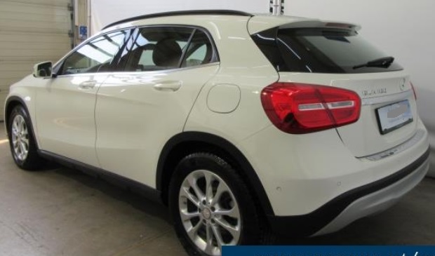 MERCEDES GLA (01/09/2015) - 