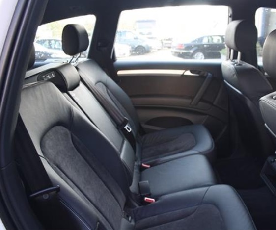 left hand drive AUDI Q7 (01/06/2015) -  