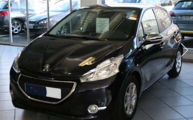 Left hand drive PEUGEOT 208  1.4HDi Active