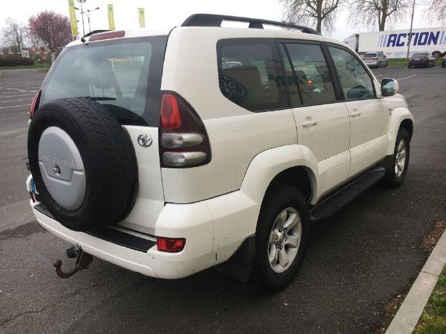 Left hand drive TOYOTA LANDCRUISER D4D 8 SEATS 