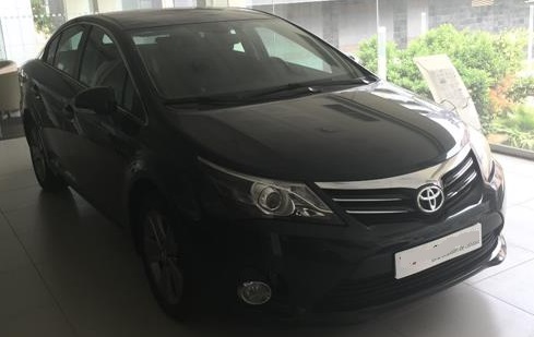 Left hand drive TOYOTA AVENSIS 120D Advance 