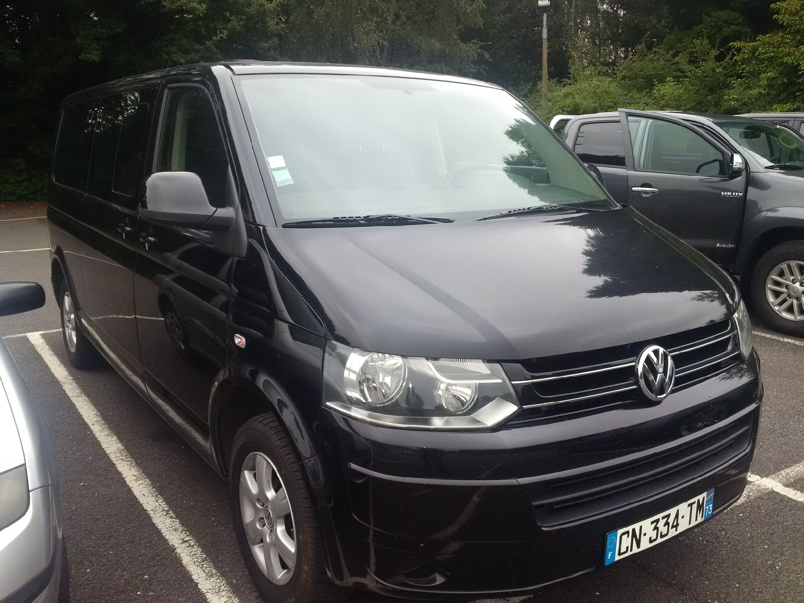 Left hand drive VOLKSWAGEN CARAVELLE T5 9 SEATS FRENCH REG