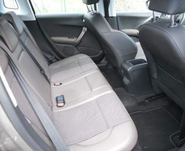 left hand drive PEUGEOT 2008 (01/04/2013) -  