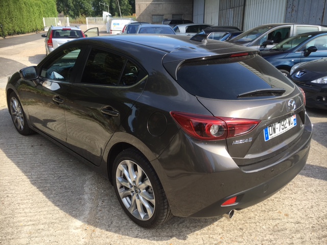 Left hand drive MAZDA 3 III 2.2 SKYACTIV-D 150 SELECTION