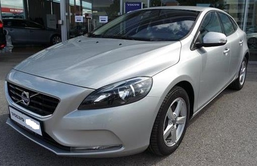 Left hand drive VOLVO V40 D2 Kinetic Geartronic