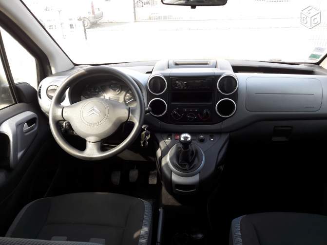 Left hand drive car CITROEN BERLINGO (01/10/2011) - 