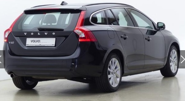 Left hand drive VOLVO V60 D2 Momentum 