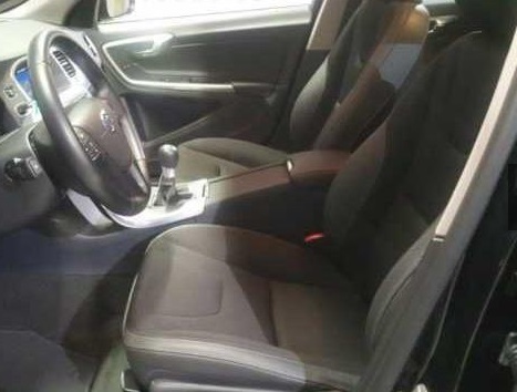 Left hand drive car VOLVO V60 (01/05/2015) - 