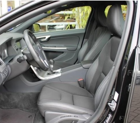 Left hand drive car VOLVO V60 (01/04/2015) - 