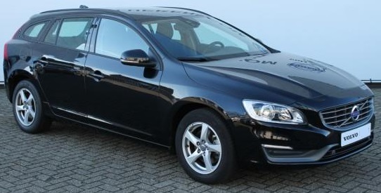 Left hand drive VOLVO V60 T3 Kinetic - Business Pack Connect 