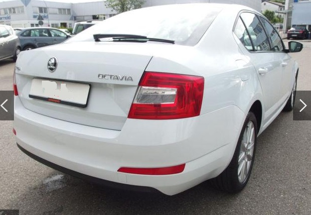 Left hand drive SKODA OCTAVIA 1.6 TDI Ambition DSG