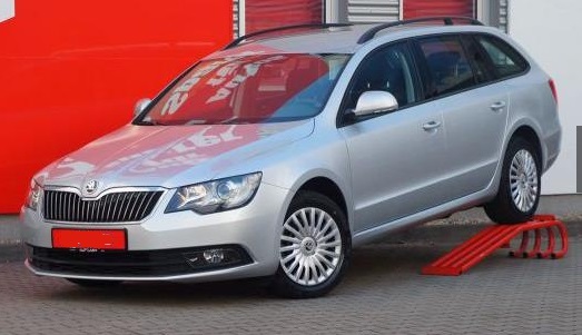 Left hand drive SKODA SUPERB Combi 1.4 TSI AAC PDC NSW Temp.