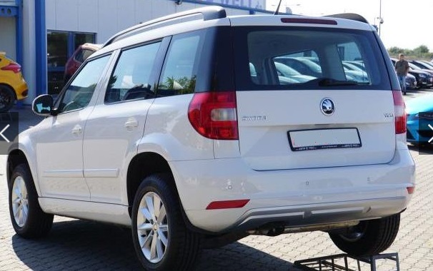 Left hand drive SKODA YETI 1.2 TSI DSG Sitzheizung Tempomat Alu PDC