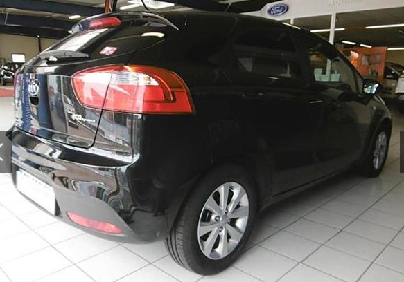 Left hand drive KIA RIO 1.1 CRDI 75ch Active ISG 