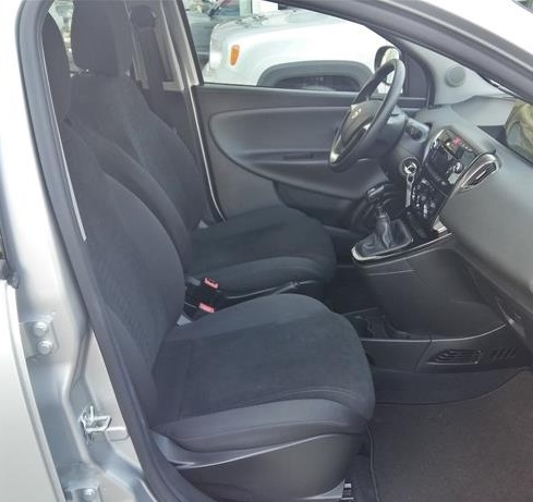 Left hand drive car LANCIA YPSILON (01/04/2015) - 