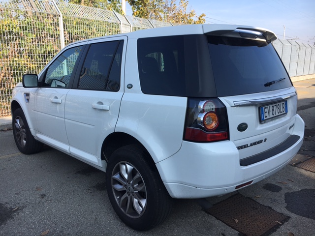 Left hand drive LANDROVER FREELANDER .2 SD4 S.W. SE