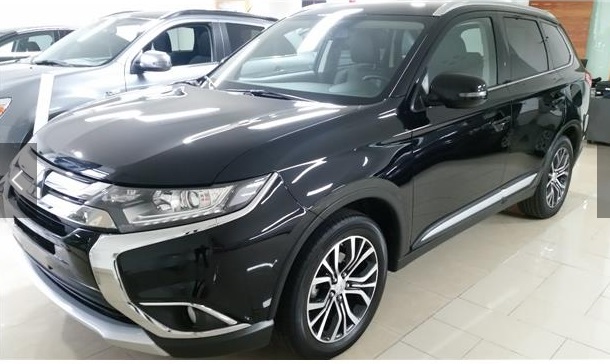 Left hand drive MITSUBISHI OUTLANDER 2.2 DI-D 4WD Intense Premium