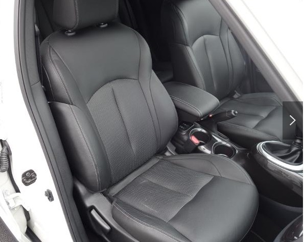 Left hand drive car NISSAN JUKE (01/01/2015) - 