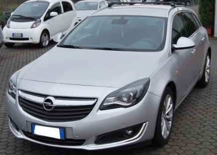 Left hand drive OPEL INSIGNIA 2.0 CDTI Sports Tourer Cosmo